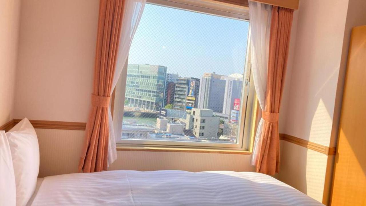 Toyoko Inn Hakata Nishi-Nakasu Фукуока Екстер'єр фото